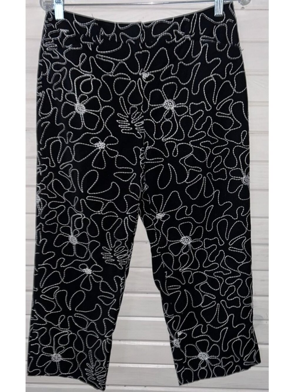 VTG Talbots Sz 8 Black White Floral Embroidered Cotton Pants Cropped Lined EUC